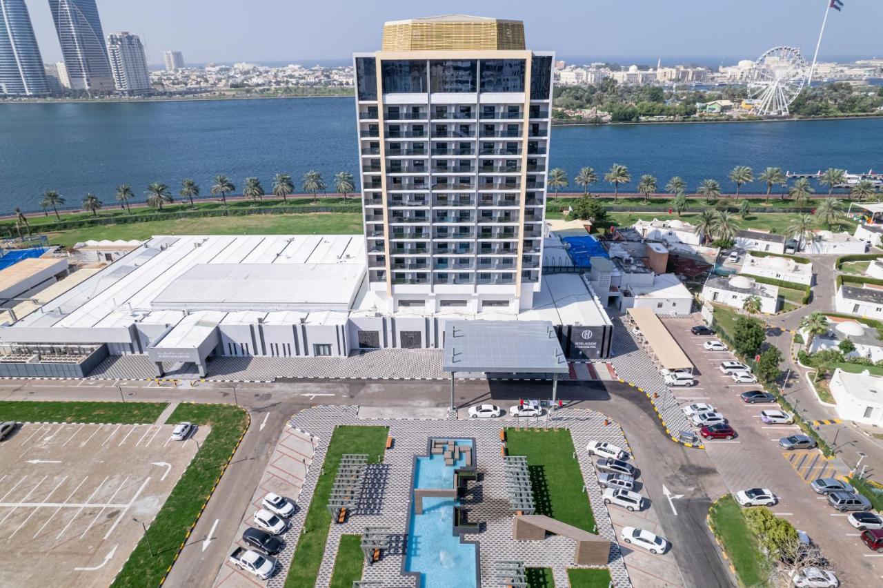Hotel Holiday International Sharjah Exterior photo
